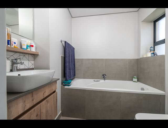 2 BEDROOM TOWNHOUSE FOR SALE IN HARTLAND LIFESTYLE ESTATE